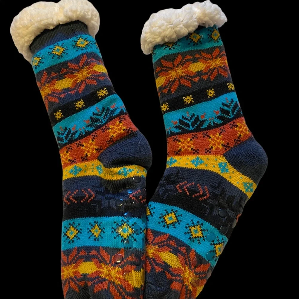 N/A aztec patterned
